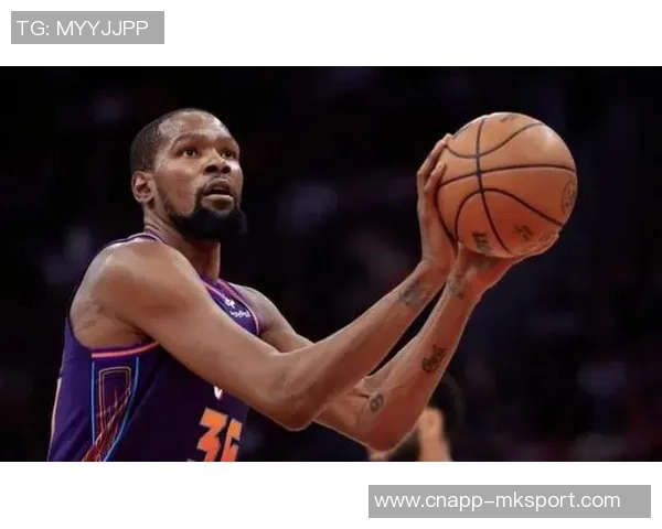 杜兰特赞詹姆斯三分后仰跳投稳定性提升展现出不断进步的实力 杜兰特赞詹姆斯三分后仰跳投稳定性提升展现出不断进步的实力